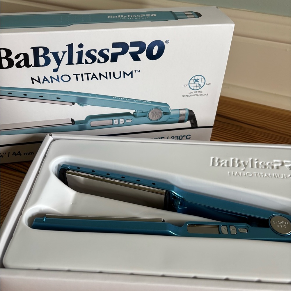 BaBylissPRO Nano Titanium Blue Hair Straightener